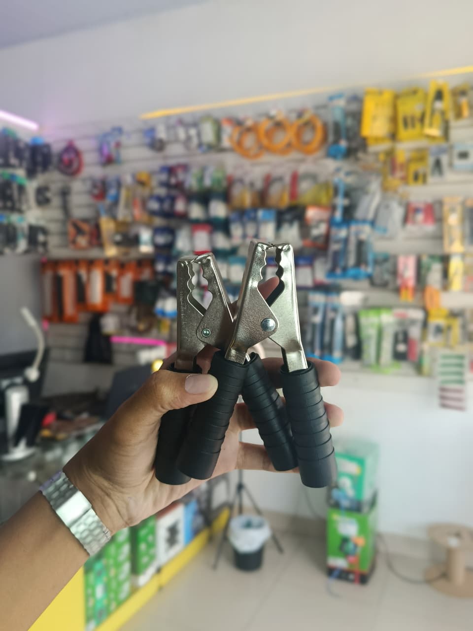 Garra Jacaré 200A - Preta